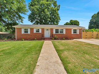 3906 Ellen Drive, Huntsville, AL 35810