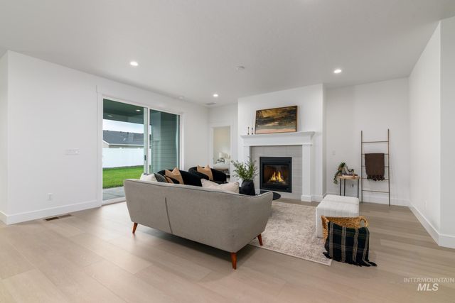 1481 N Burnam Ave, Star, ID 83669