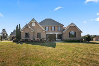 16725 Raintree Drive, Marysville, OH 43040