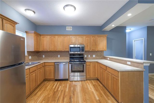 10410 E 45th Terrace, Kansas City, MO 64133