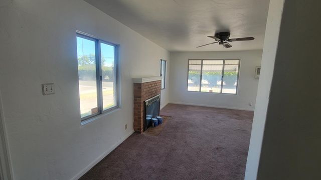 2113 Fruitridge Rd, Sacramento, CA 95822