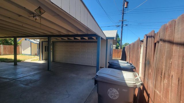 2113 Fruitridge Rd, Sacramento, CA 95822