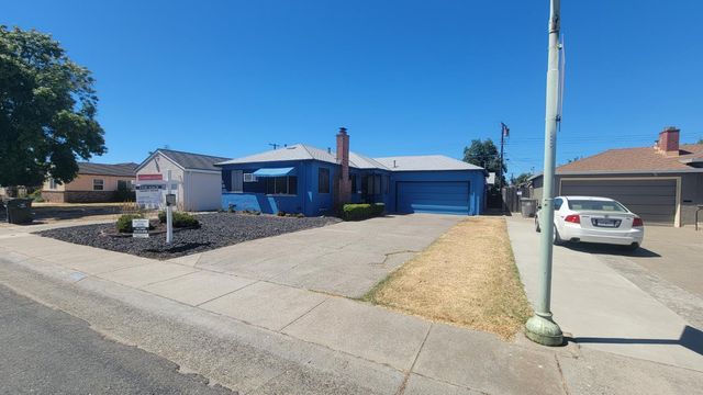2113 Fruitridge Rd, Sacramento, CA 95822
