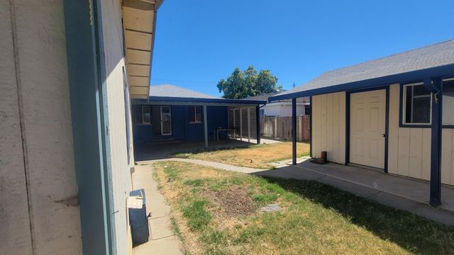 2113 Fruitridge Rd, Sacramento, CA 95822