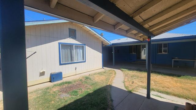 2113 Fruitridge Rd, Sacramento, CA 95822