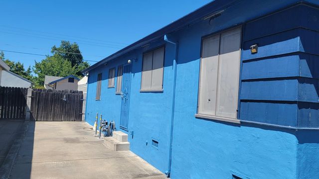 2113 Fruitridge Rd, Sacramento, CA 95822