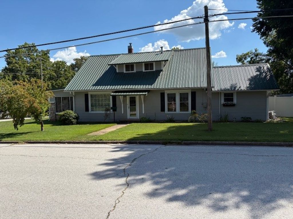406 Ridge Avenue, Harrison, AR 72601