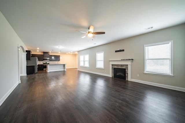 314 Red Oak Place, Smiths Station, AL 36877