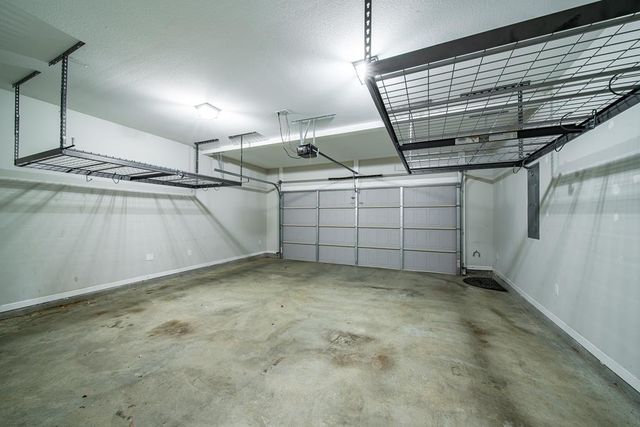 314 Red Oak Place, Smiths Station, AL 36877