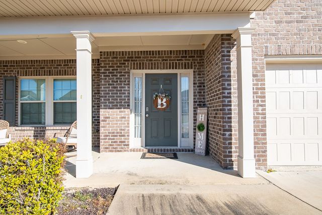 314 Red Oak Place, Smiths Station, AL 36877