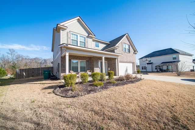 314 Red Oak Place, Smiths Station, AL 36877