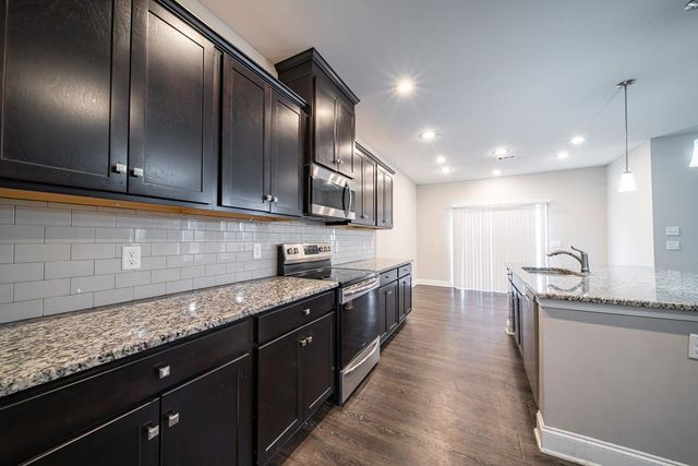 314 Red Oak Place, Smiths Station, AL 36877