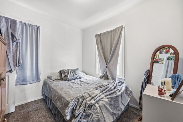 816 10th Street NW, Cedar Rapids, IA 52405