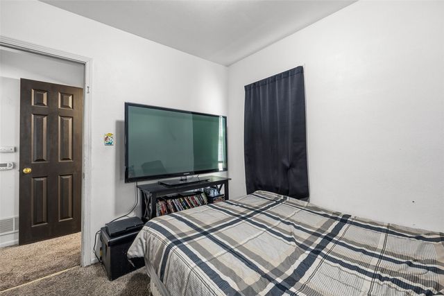 816 10th Street NW, Cedar Rapids, IA 52405