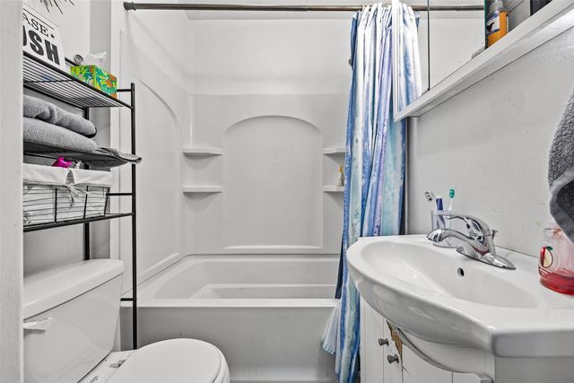 816 10th Street NW, Cedar Rapids, IA 52405