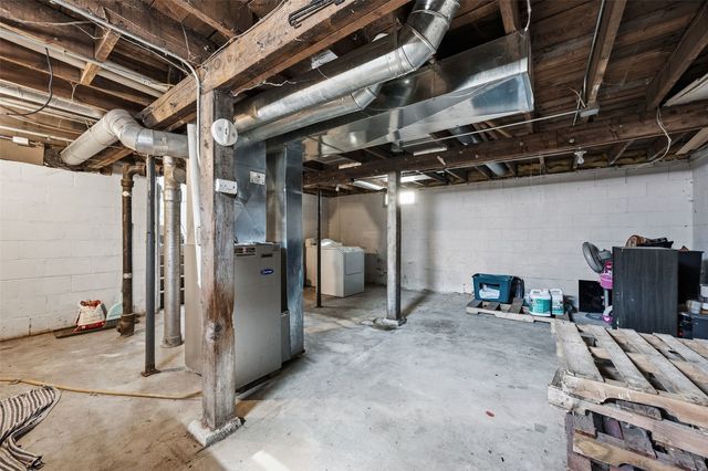 816 10th Street NW, Cedar Rapids, IA 52405