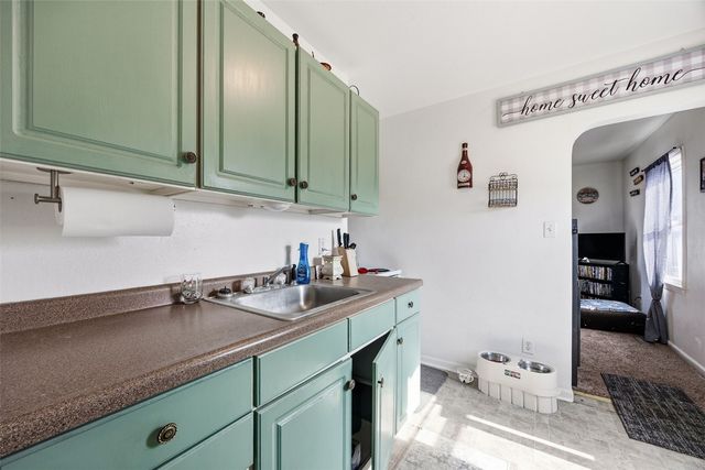 816 10th Street NW, Cedar Rapids, IA 52405