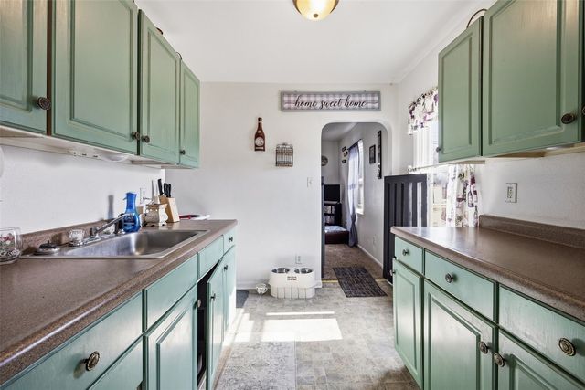 816 10th Street NW, Cedar Rapids, IA 52405