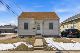 816 10th Street NW, Cedar Rapids, IA 52405