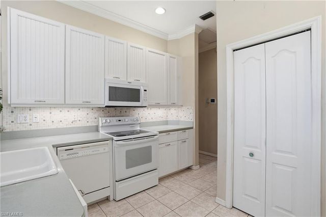 2265 Heritage Greens DR, Naples, FL 34119