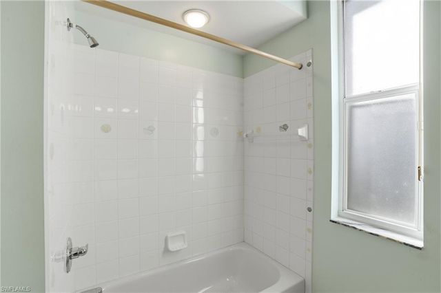 2265 Heritage Greens DR, Naples, FL 34119