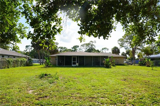 114 Greenwood AVE, Lehigh Acres, FL 33936