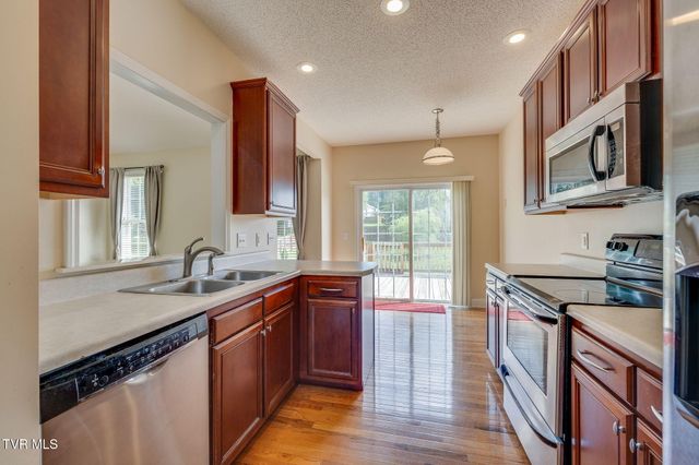 153 Royal Oaks Drive, Jonesborough, TN 37659