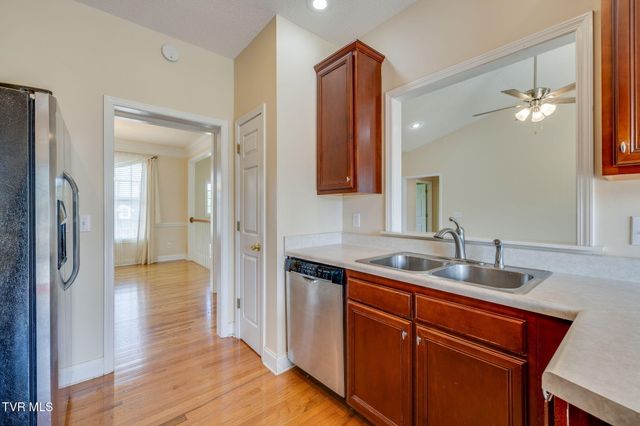 153 Royal Oaks Drive, Jonesborough, TN 37659