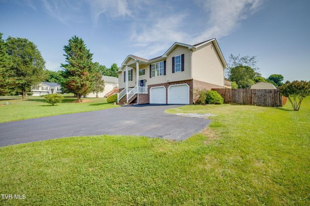 153 Royal Oaks Drive, Jonesborough, TN 37659