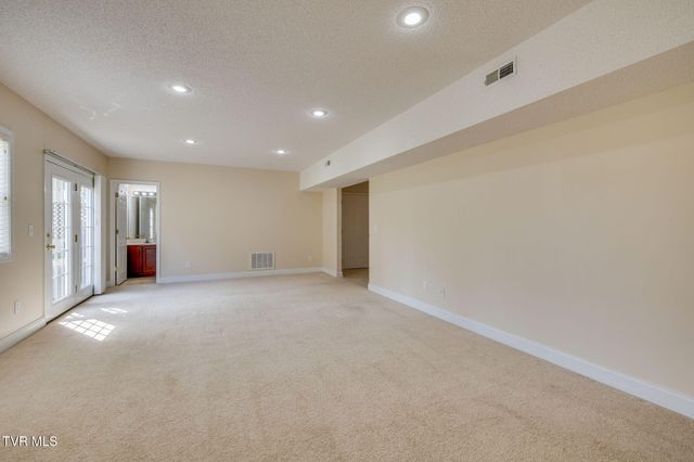 153 Royal Oaks Drive, Jonesborough, TN 37659