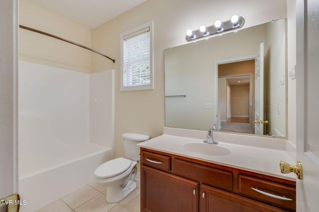 153 Royal Oaks Drive, Jonesborough, TN 37659