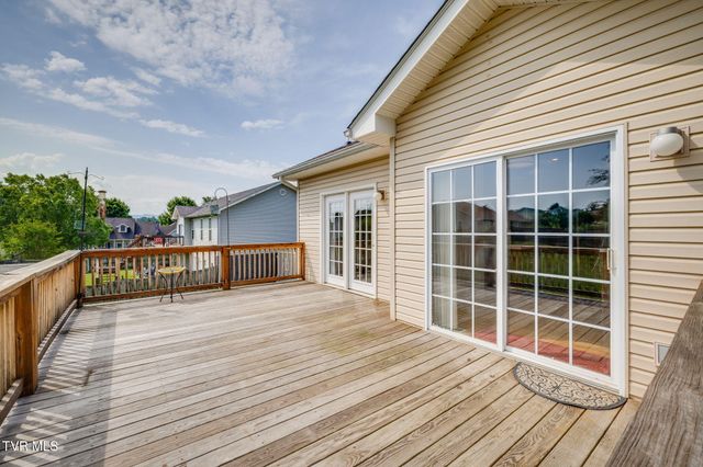 153 Royal Oaks Drive, Jonesborough, TN 37659