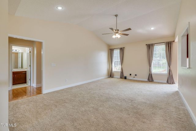 153 Royal Oaks Drive, Jonesborough, TN 37659
