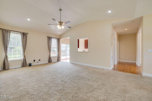 153 Royal Oaks Drive, Jonesborough, TN 37659