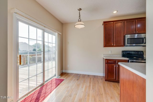153 Royal Oaks Drive, Jonesborough, TN 37659