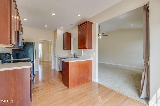 153 Royal Oaks Drive, Jonesborough, TN 37659