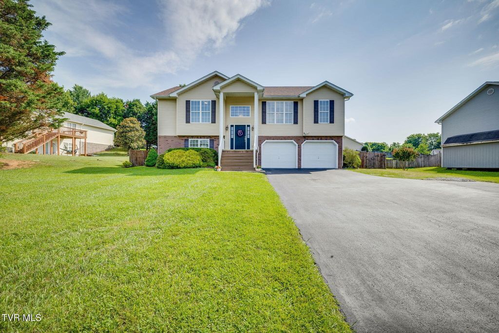 153 Royal Oaks Drive, Jonesborough, TN 37659