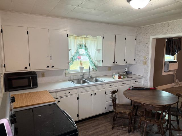 609 Welty Street, Berne, IN 46711