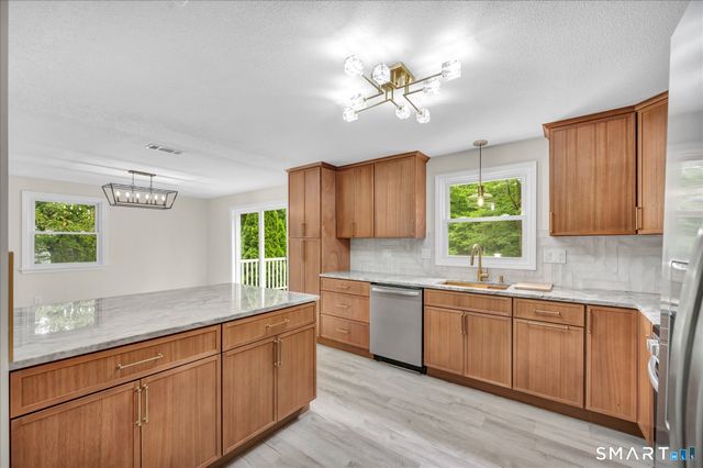 22 Settler Circle, Windsor, CT 06095