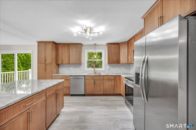 22 Settler Circle, Windsor, CT 06095