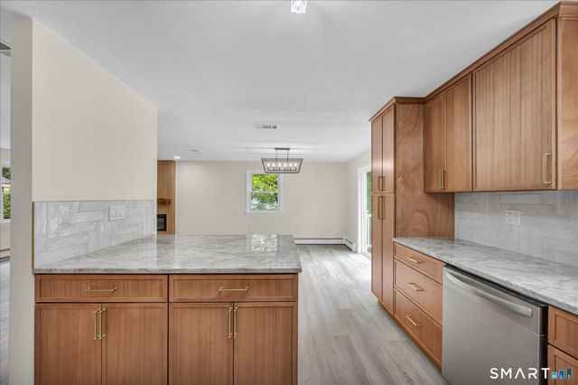 22 Settler Circle, Windsor, CT 06095