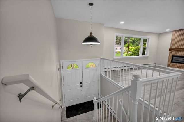 22 Settler Circle, Windsor, CT 06095