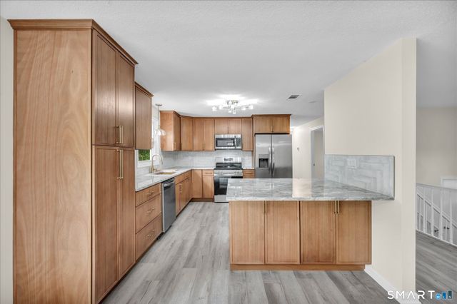 22 Settler Circle, Windsor, CT 06095