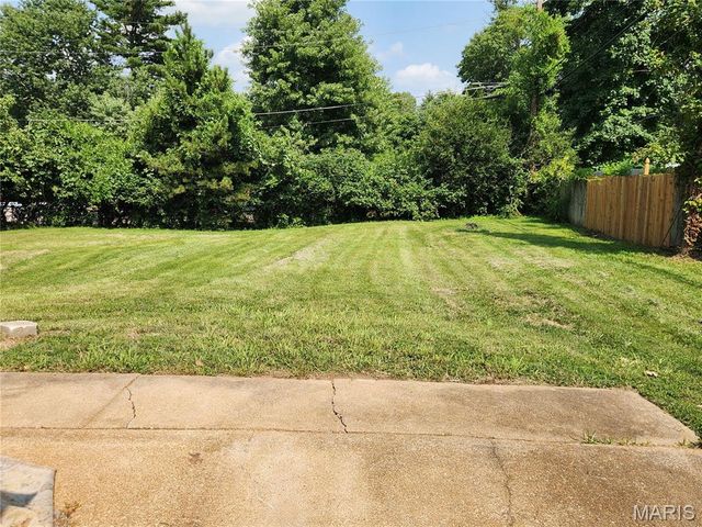 702 Vendome, Manchester, MO 63011