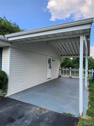 702 Vendome, Manchester, MO 63011