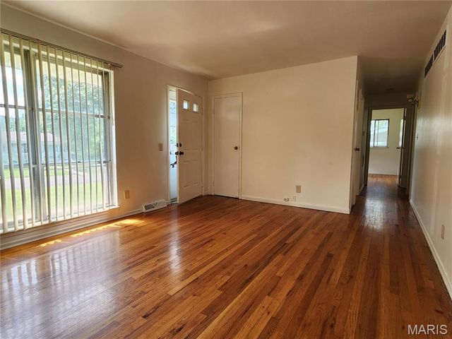 702 Vendome, Manchester, MO 63011