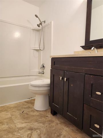 702 Vendome, Manchester, MO 63011