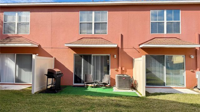 6930 HAWTHORNE TRACE LANE, Riverview, FL 33578