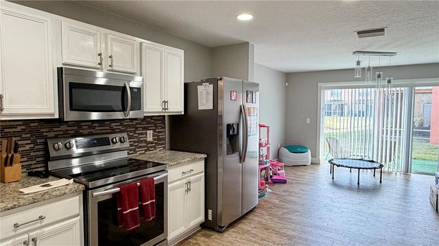 6930 HAWTHORNE TRACE LANE, Riverview, FL 33578