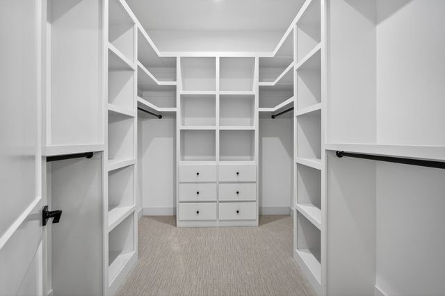 270 NW Montego Court, Waukee, IA 50263